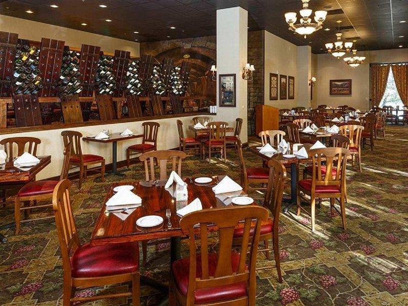 Hotel Zessa Orange County Airport, A Doubletree By Hilton サンタアナ エクステリア 写真